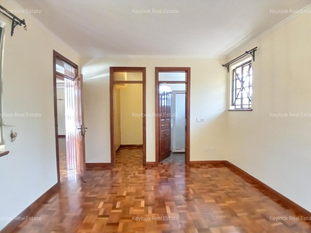 5 Bed Townhouse with En Suite at Lavington Green - 14