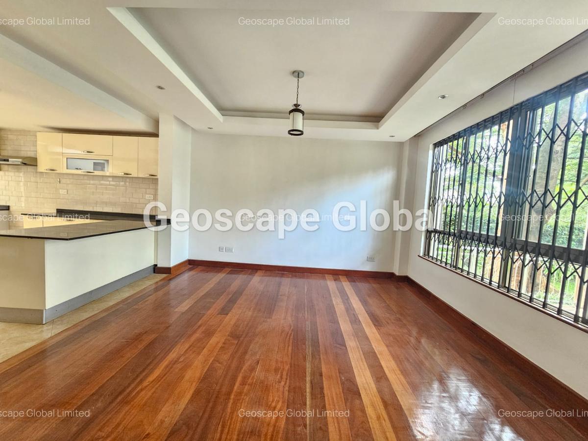 5 Bed Townhouse with En Suite in Lavington - 4