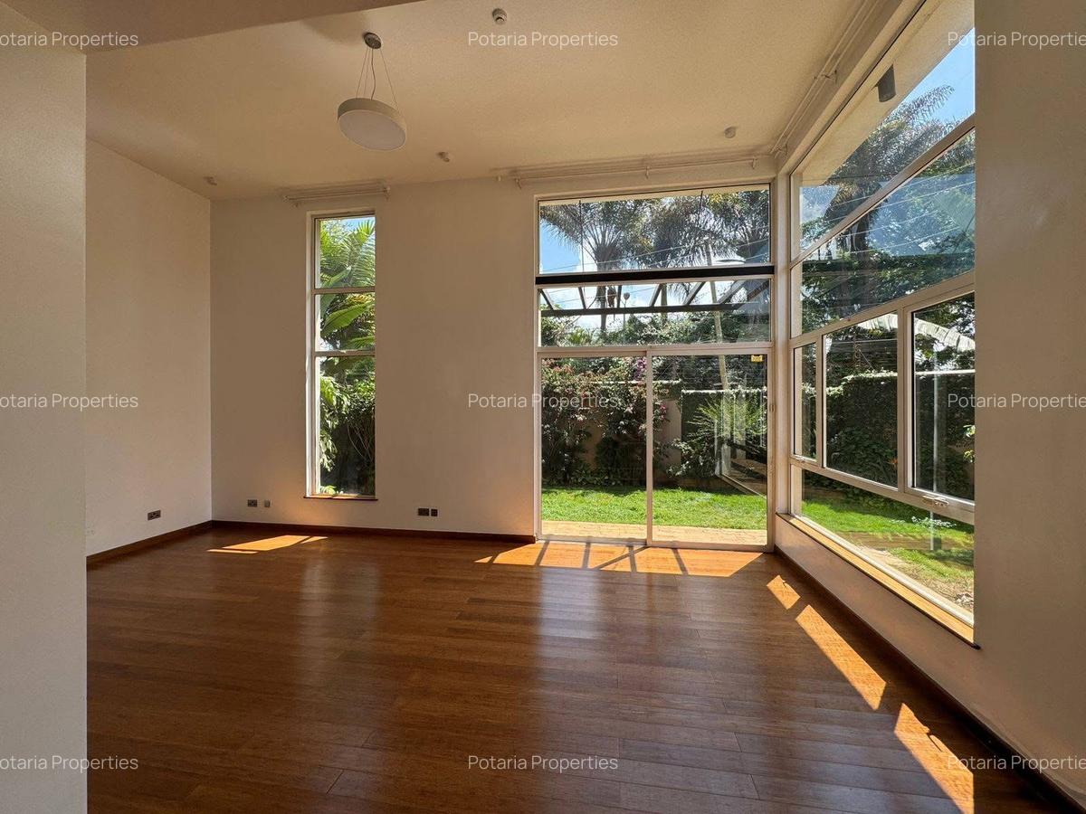 4 Bed Townhouse with En Suite in Lavington - 6