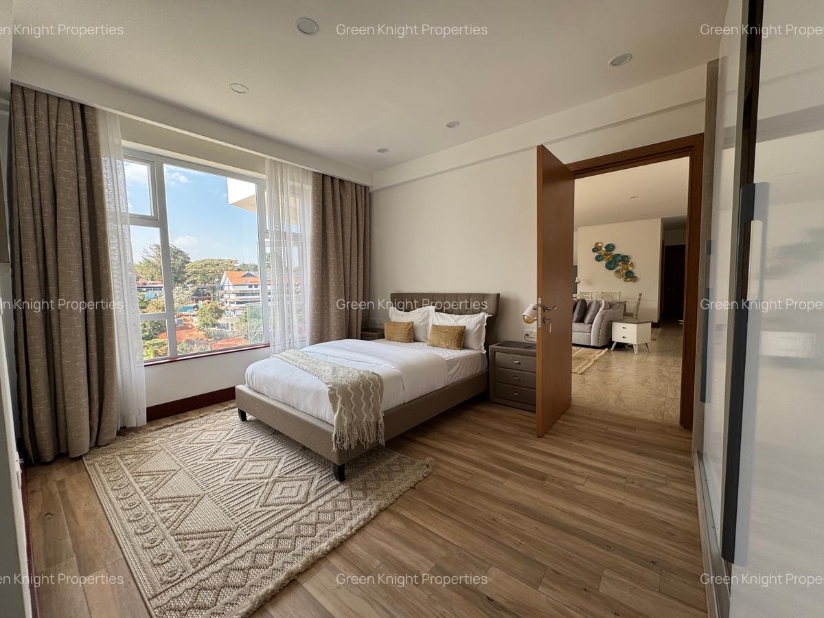 Serviced 2 Bed Apartment with En Suite in Parklands - 9