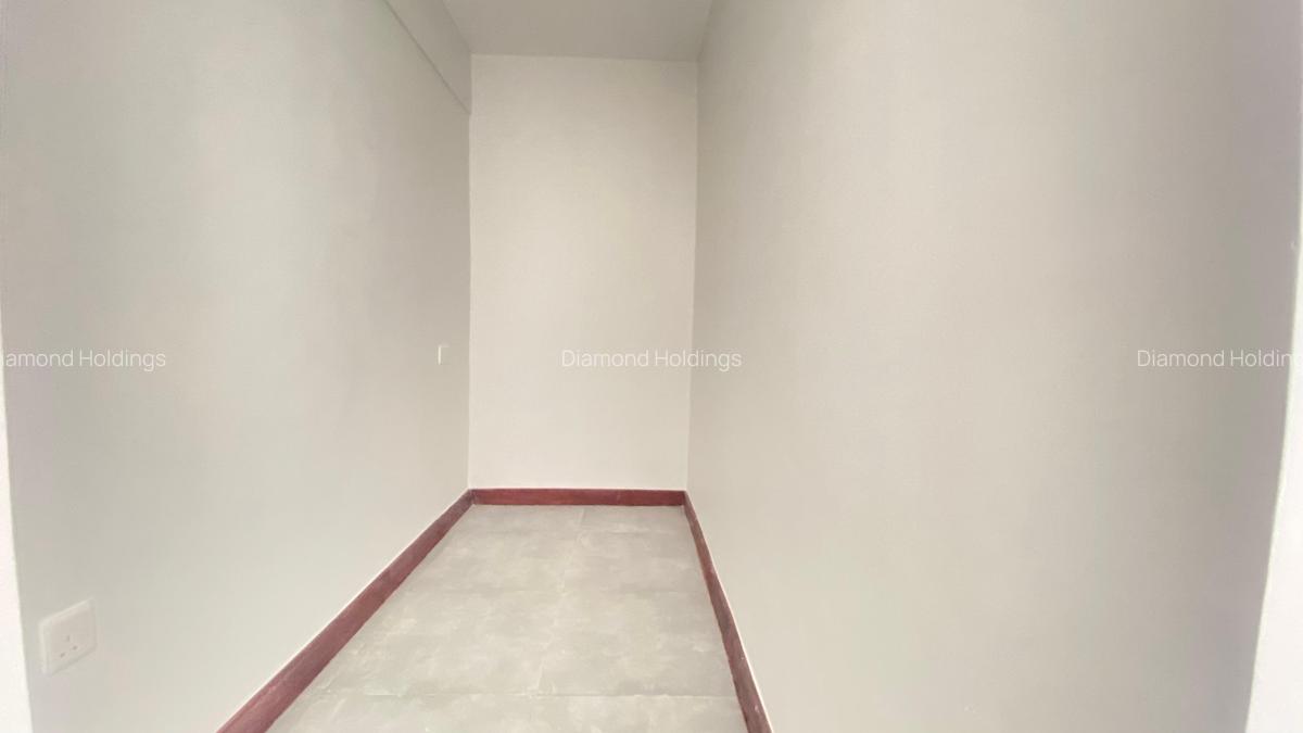3 Bed Apartment with En Suite at Parklands - 6