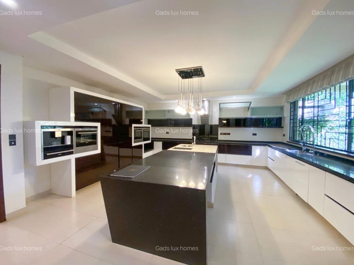 5 Bed Villa with En Suite at Runda - 16