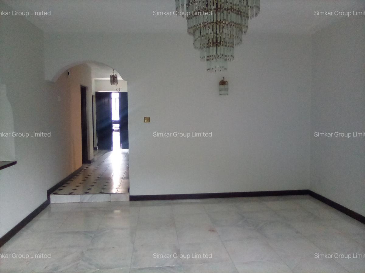 5 Bed Townhouse with En Suite at East Church Road - 6