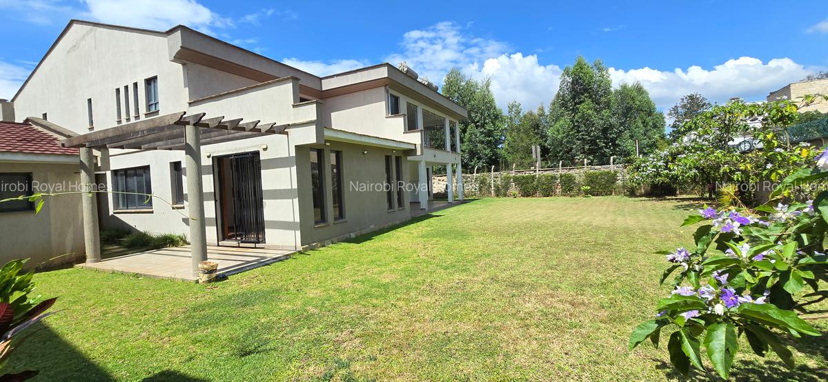 6 Bed Townhouse with En Suite at Lavington Green - 3