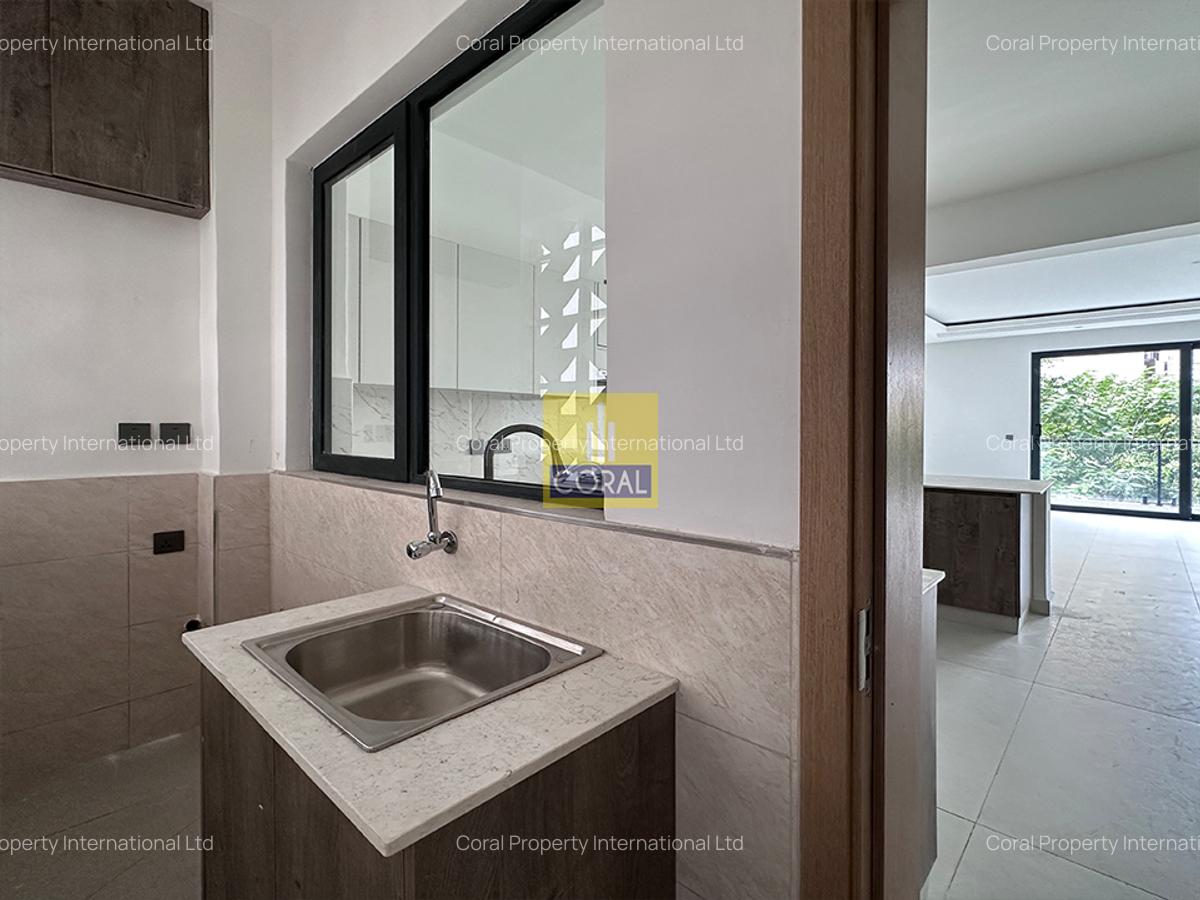 2 Bed Apartment in Brookside - 6