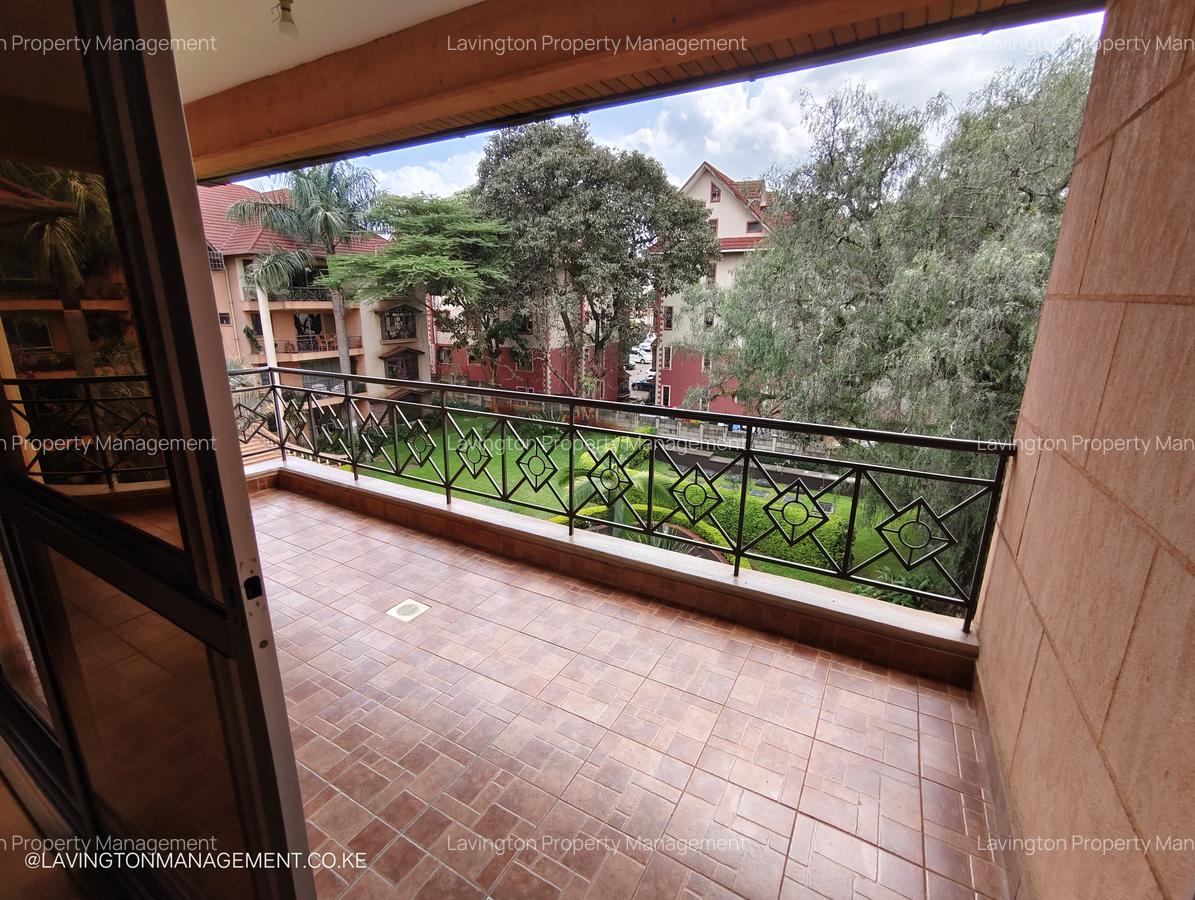 4 Bed Apartment with En Suite at Lavington Green - 17