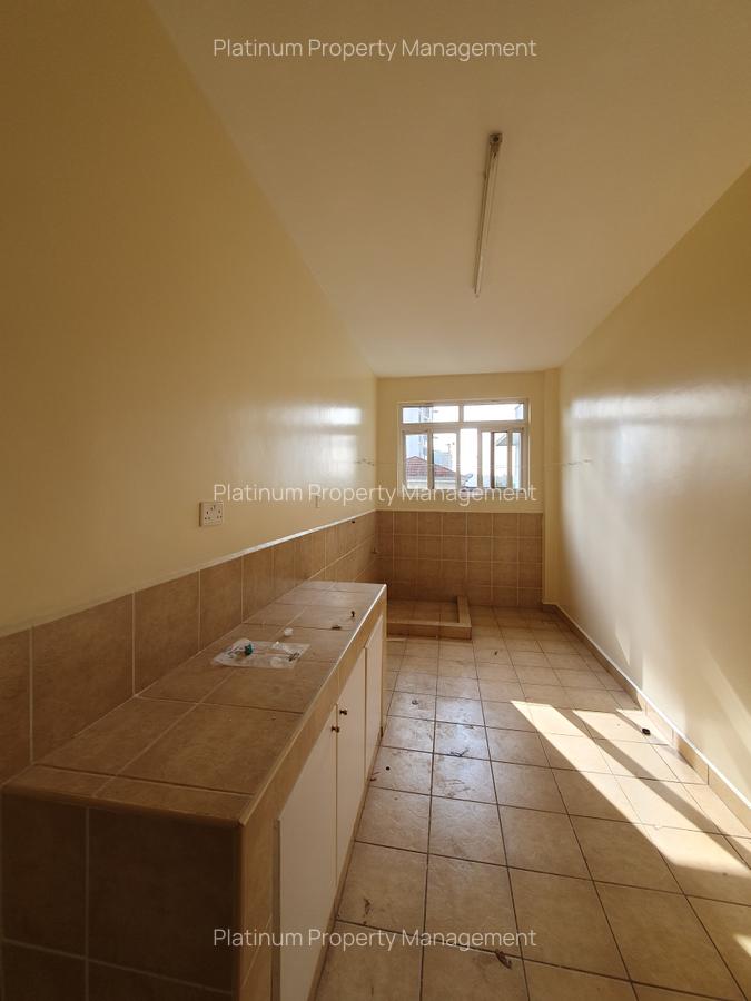 3 Bed Apartment with En Suite at Brookside - 7