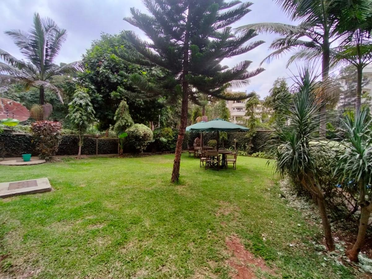 3 Bed Apartment with En Suite in Lavington - 8