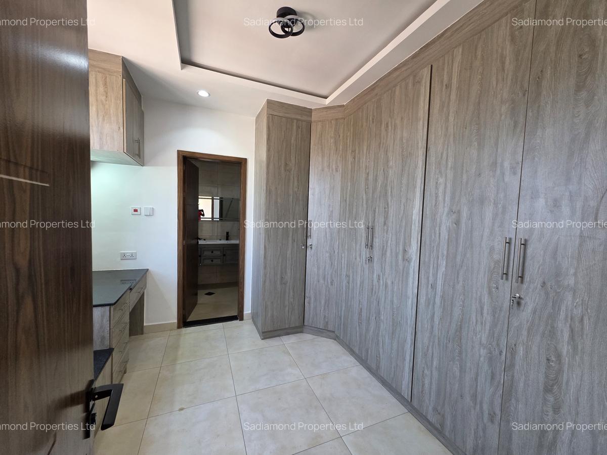 3 Bed Apartment with En Suite in Parklands - 9