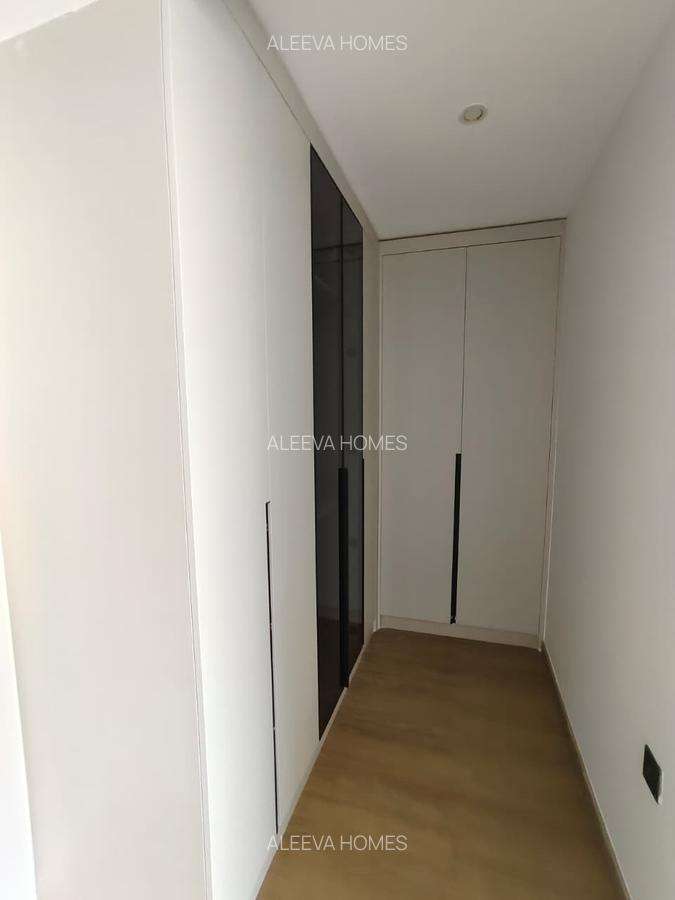 3 Bed Apartment with En Suite in Riverside - 17