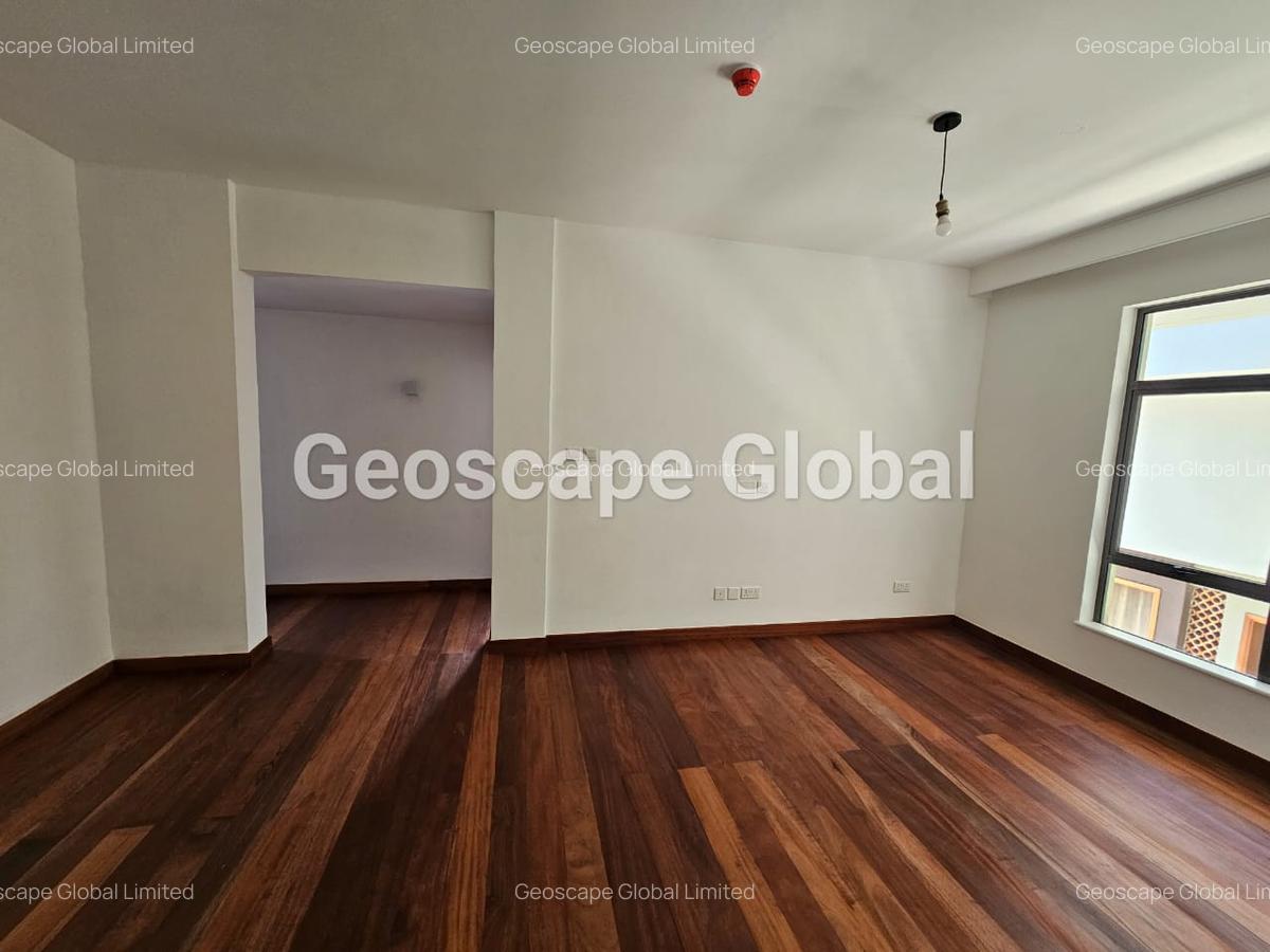 4 Bed Townhouse with En Suite in Rosslyn - 9