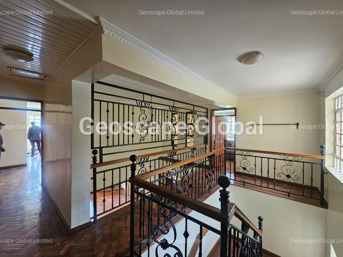 5 Bed House with En Suite in Runda - 3