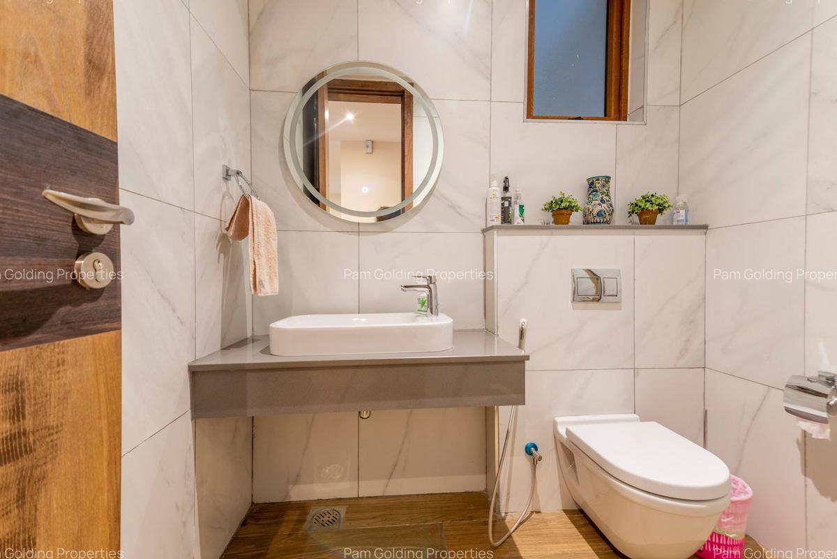 2 Bed Apartment with En Suite at Peponi Road - 7