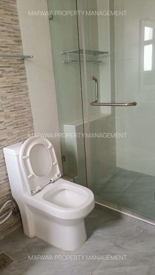 4 Bed Apartment with En Suite in Brookside - 14