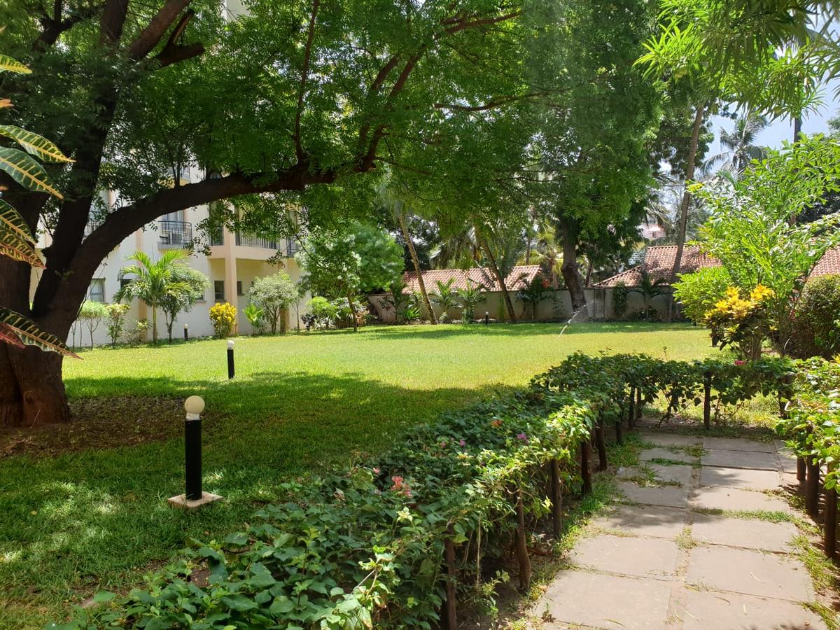3 Bed Apartment with En Suite in Bamburi - 3