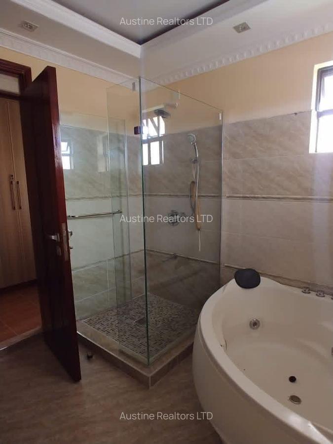 4 Bed Townhouse with En Suite at Namanga Road - 15