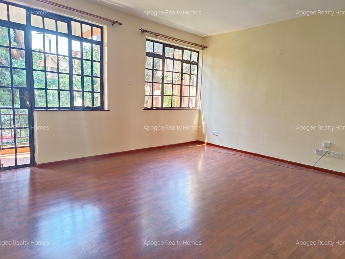 Serviced 2 Bed Apartment with En Suite at Fourways Junction Estate - 2