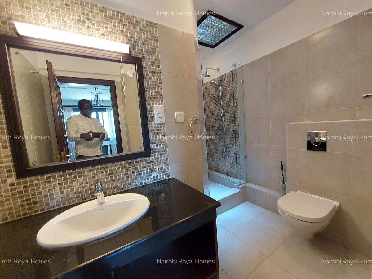 4 Bed House with En Suite at Y67 - 13