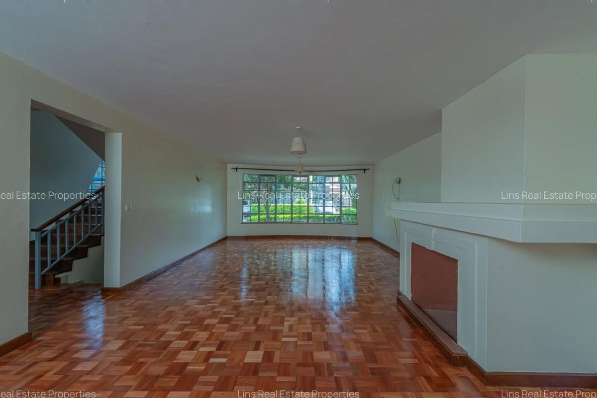 5 Bed Townhouse with En Suite in Lavington - 3