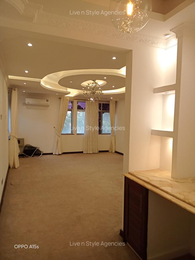 4 Bed House with En Suite in Runda - 14