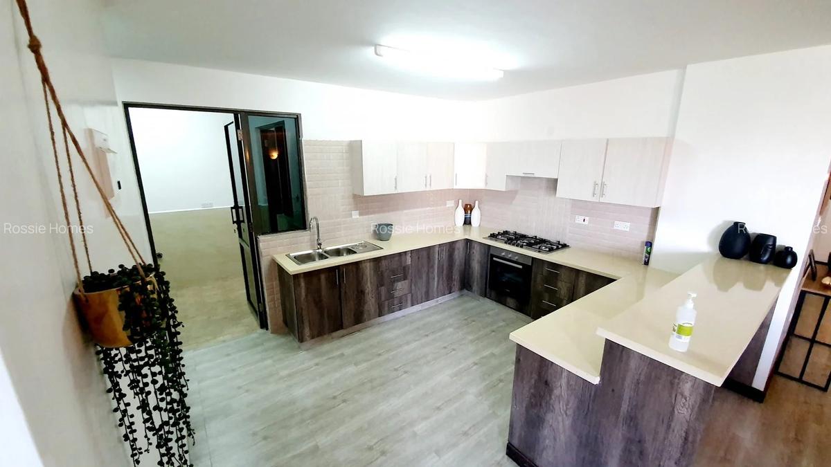 4 Bed Apartment with En Suite at George Padmore - 8