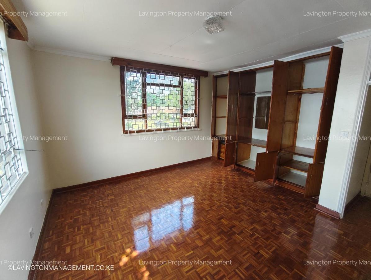 5 Bed Townhouse with En Suite at Lavington Green - 12