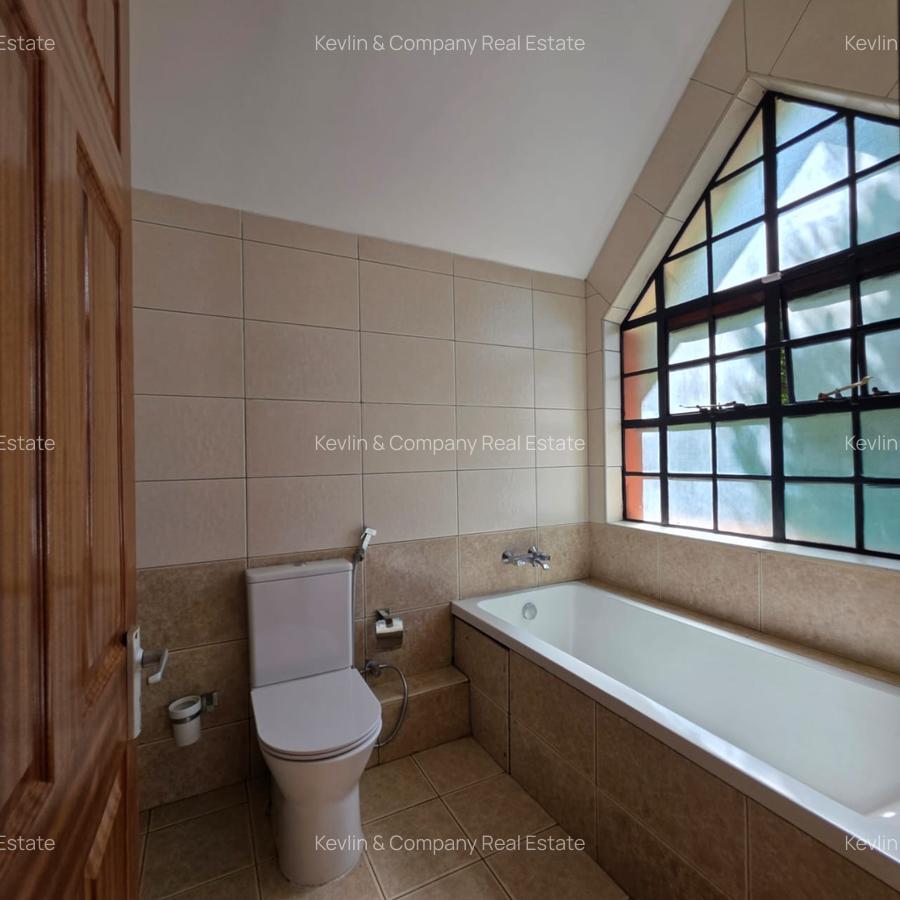 4 Bed Villa with En Suite in Lavington - 13