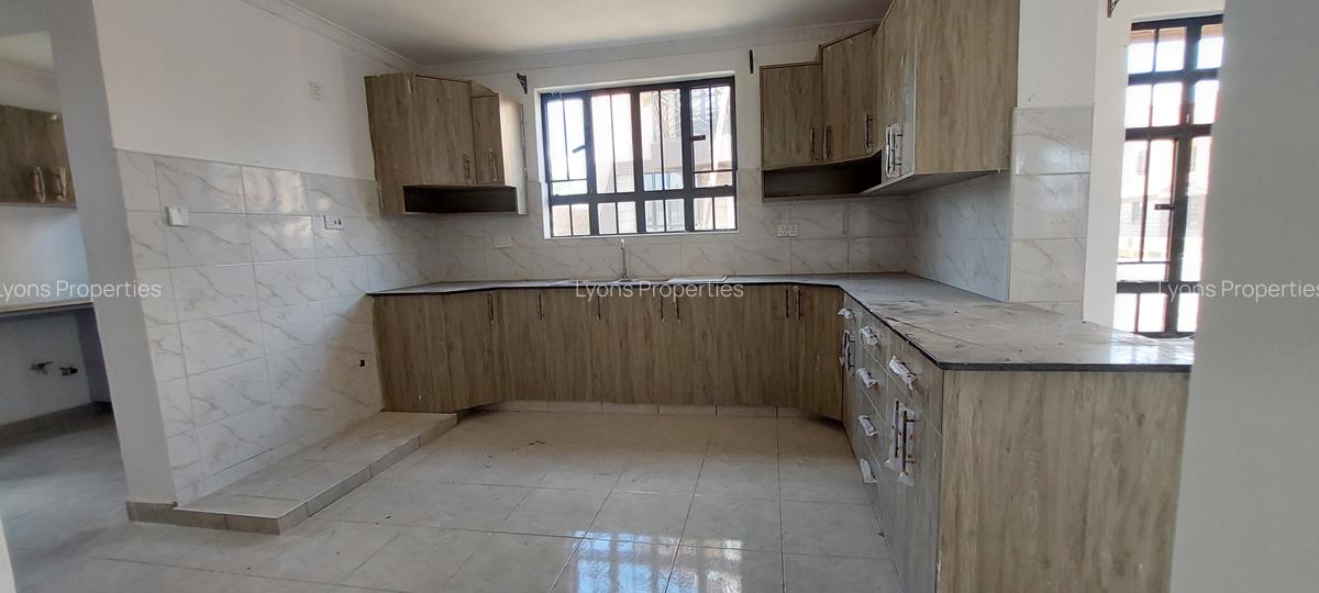 4 Bed Townhouse with En Suite at Rimpa - 6