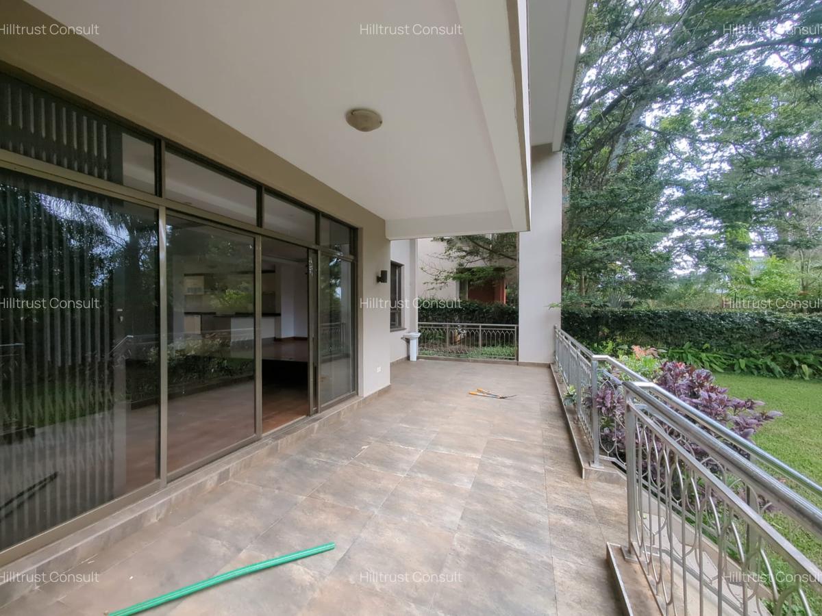 5 Bed Townhouse with En Suite in Lavington - 12