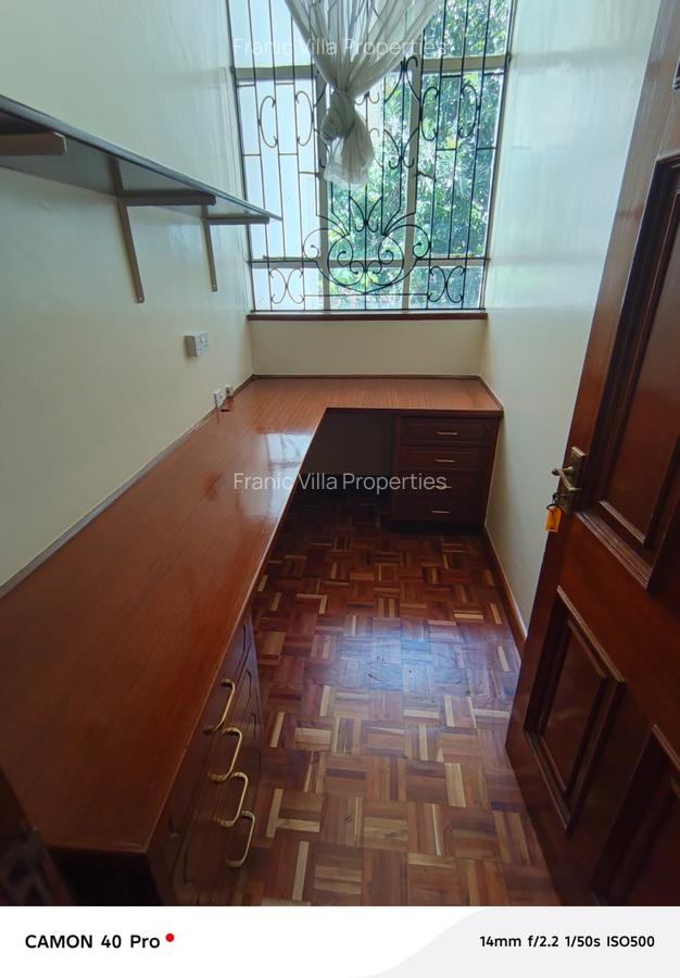 5 Bed House with En Suite at Nyari - 11