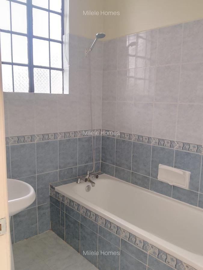 6 Bed Villa with En Suite in Runda - 7