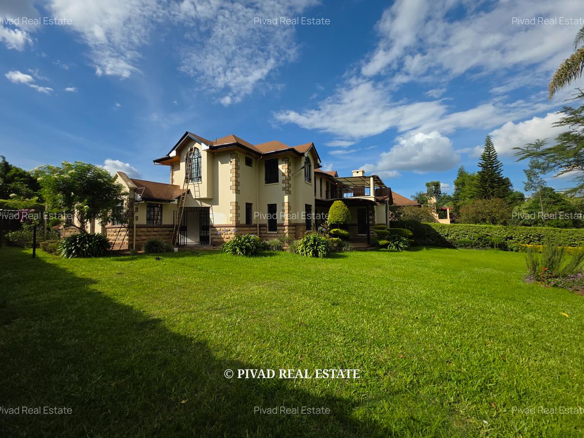 5 Bed House with En Suite in Runda - 1