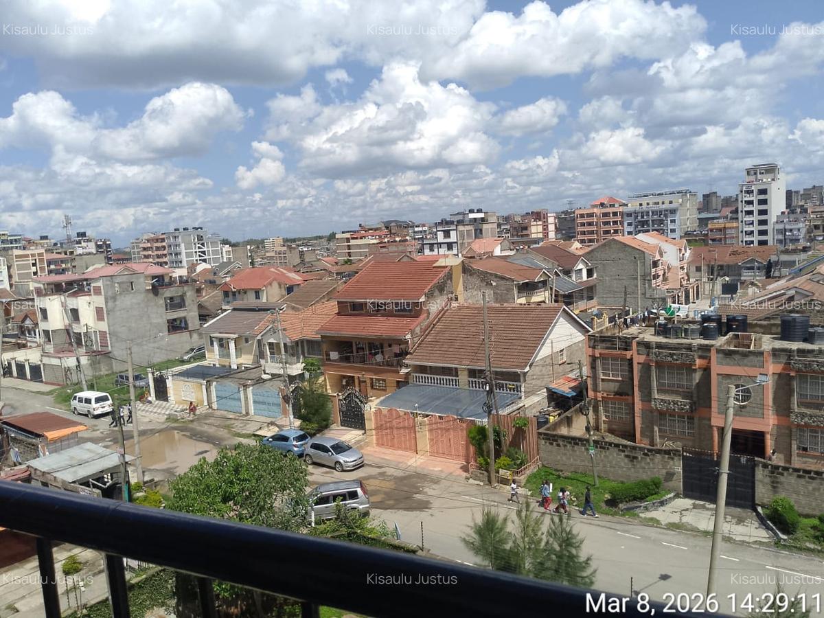 2 Bed Apartment with En Suite at Donholm - 6
