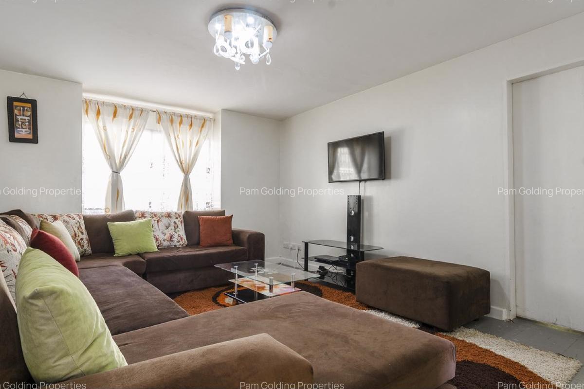3 Bed Apartment with En Suite at Nyayo Estate - 2