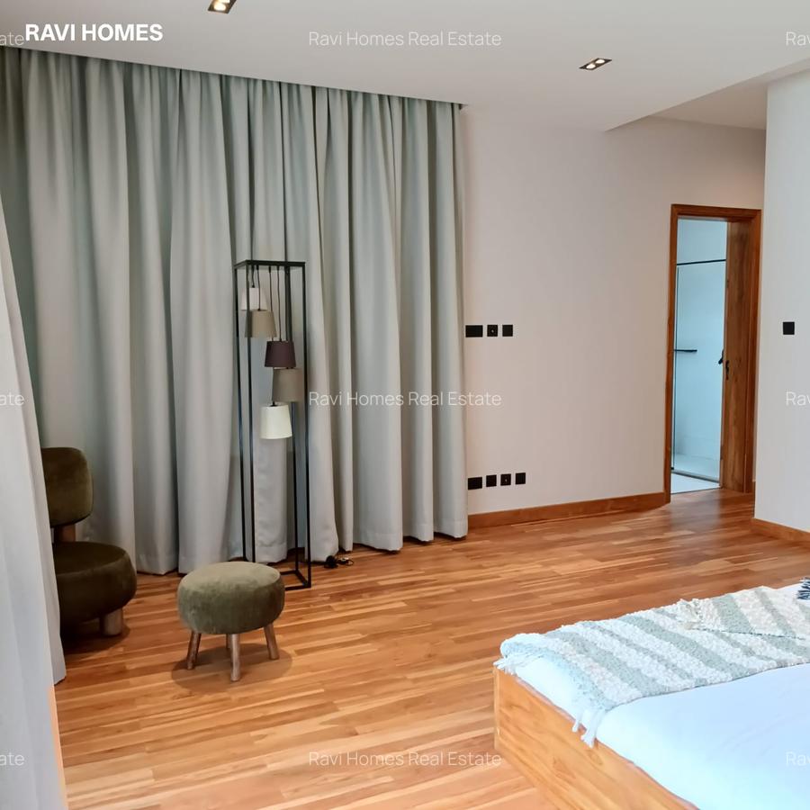 5 Bed Villa with En Suite in Loresho - 4