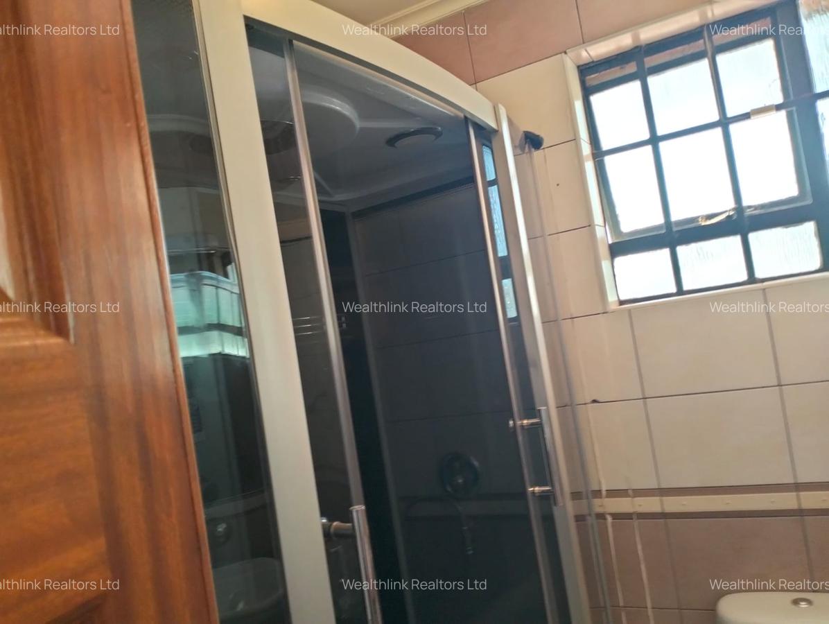 4 Bed Townhouse with En Suite at Lavington - 6