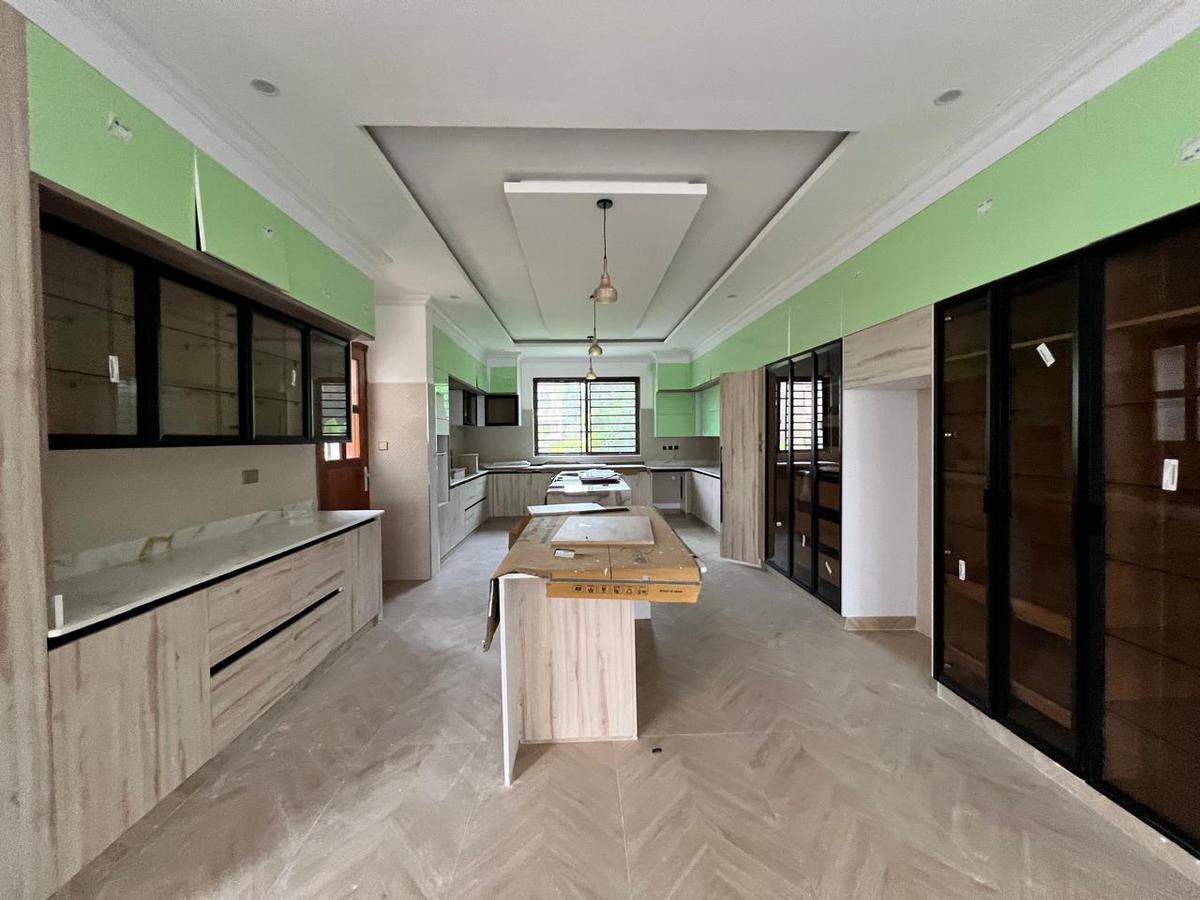 6 Bed Townhouse with En Suite in Karen - 7