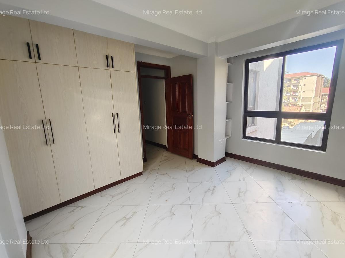 3 Bed Apartment with Gym in Garden Estate - 20