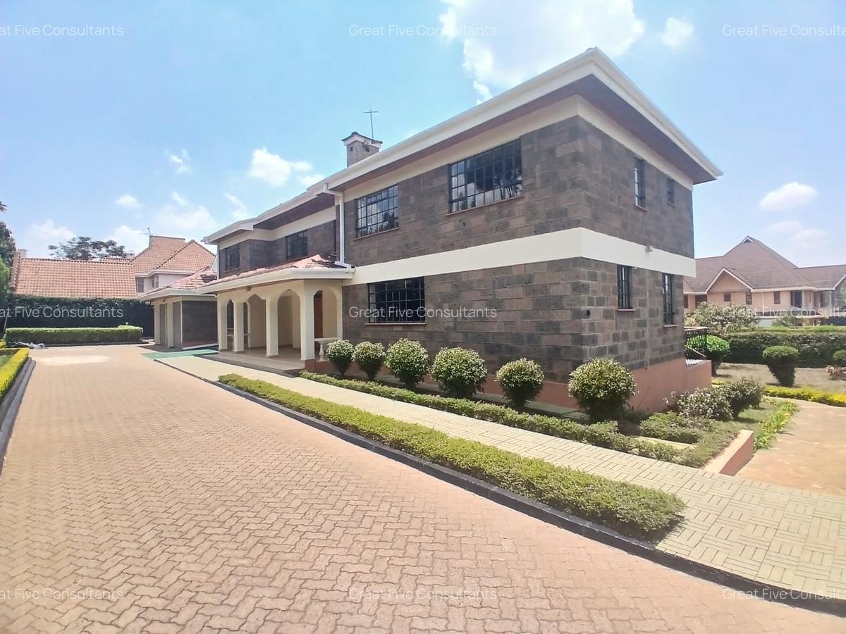 5 Bed Villa with En Suite in Runda - 2