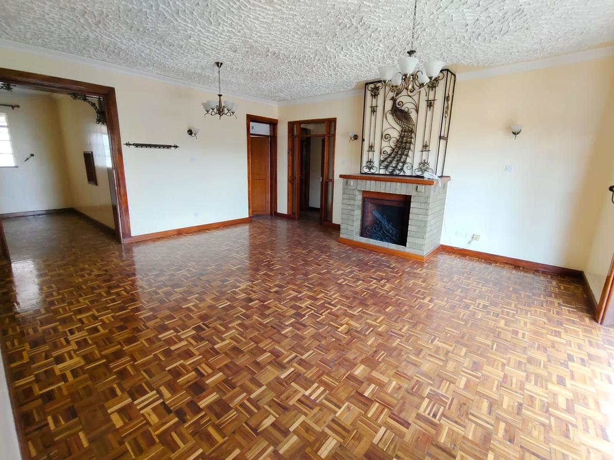 4 Bed Apartment with En Suite in Riverside - 3