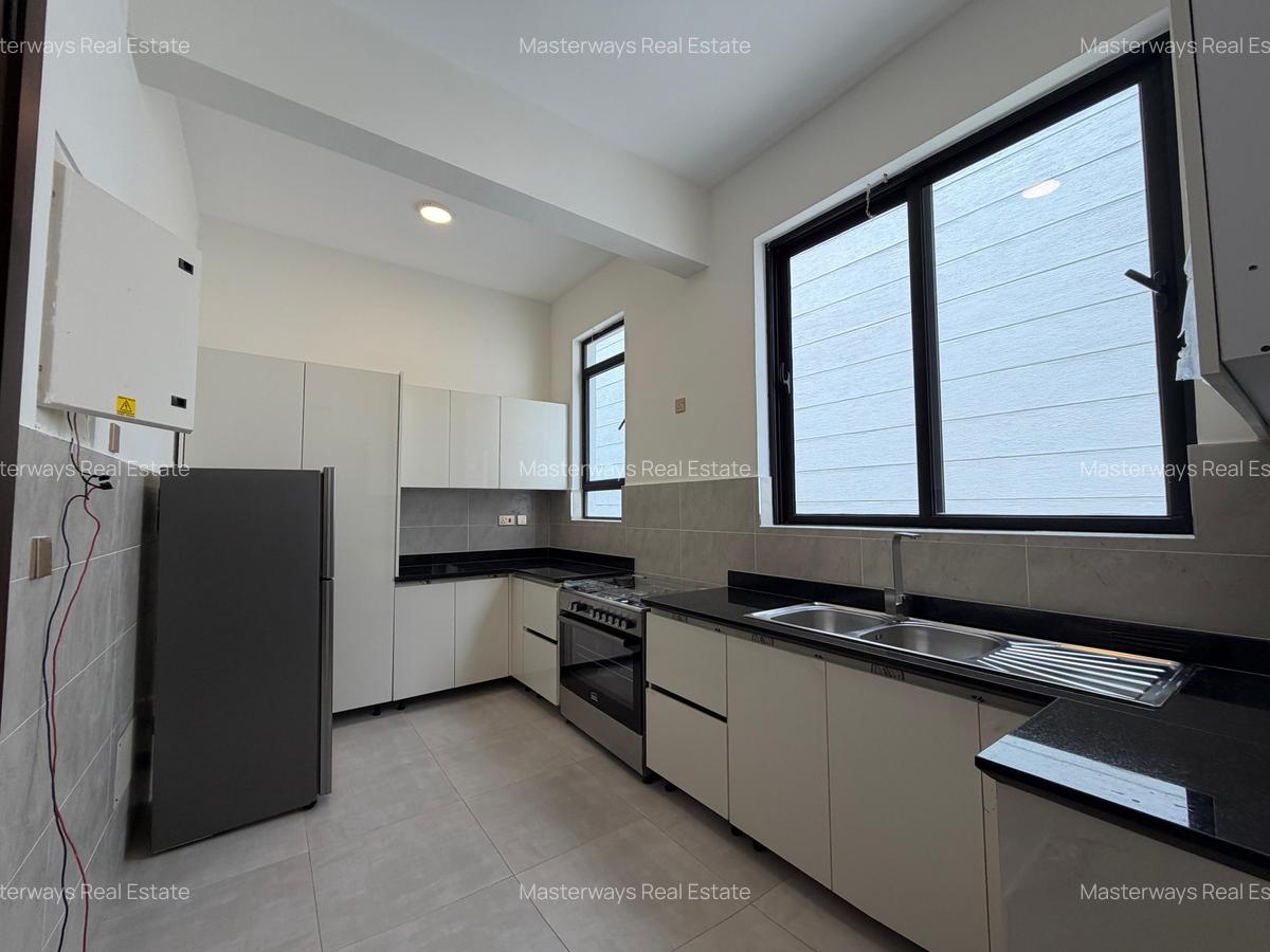 6 Bed Villa with En Suite at Peponi Road - 12