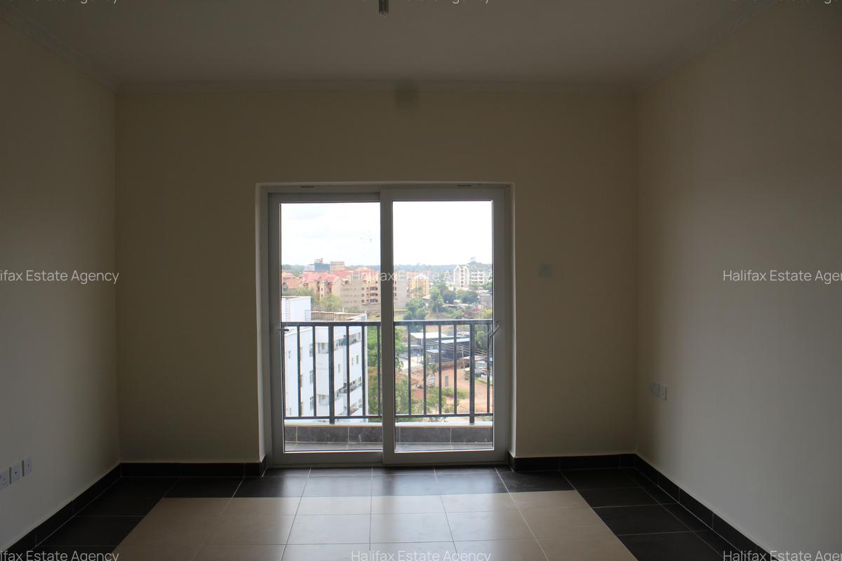 2 Bed Apartment with En Suite at Hatheru Road - 2