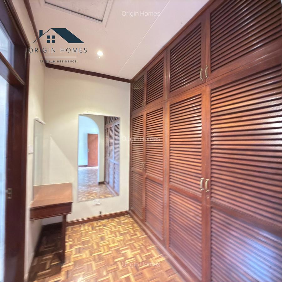 5 Bed Townhouse with En Suite at Brookside - 8