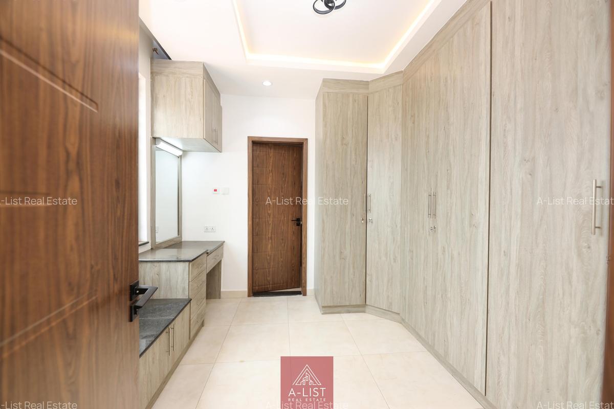 4 Bed Apartment with En Suite at 2Nd Avenue - 9