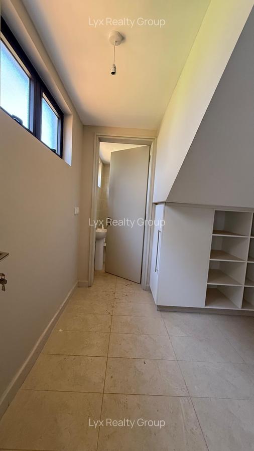 4 Bed Townhouse with En Suite in Runda - 5