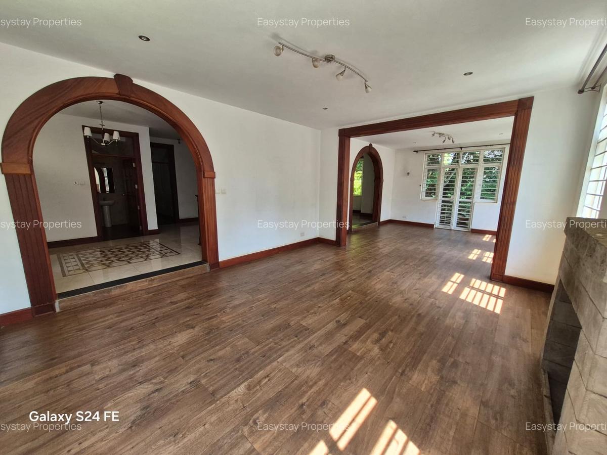 6 Bed House with En Suite in Rosslyn - 3