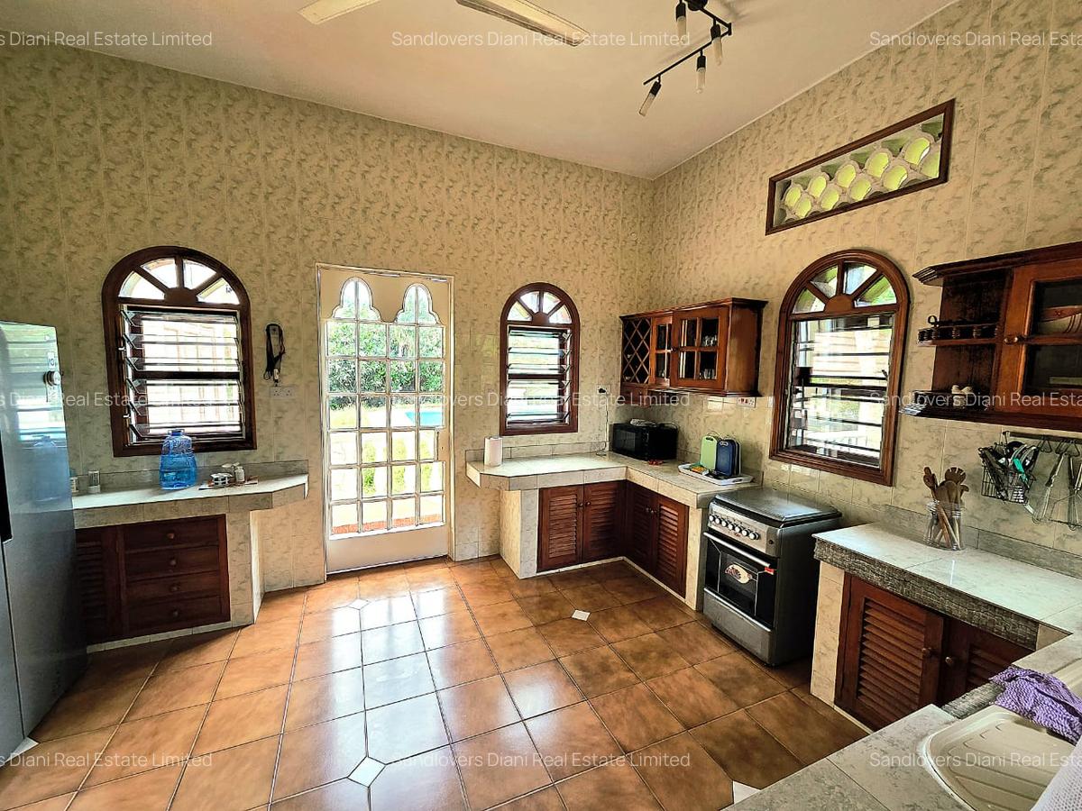 4 Bed Villa with En Suite in Diani - 11