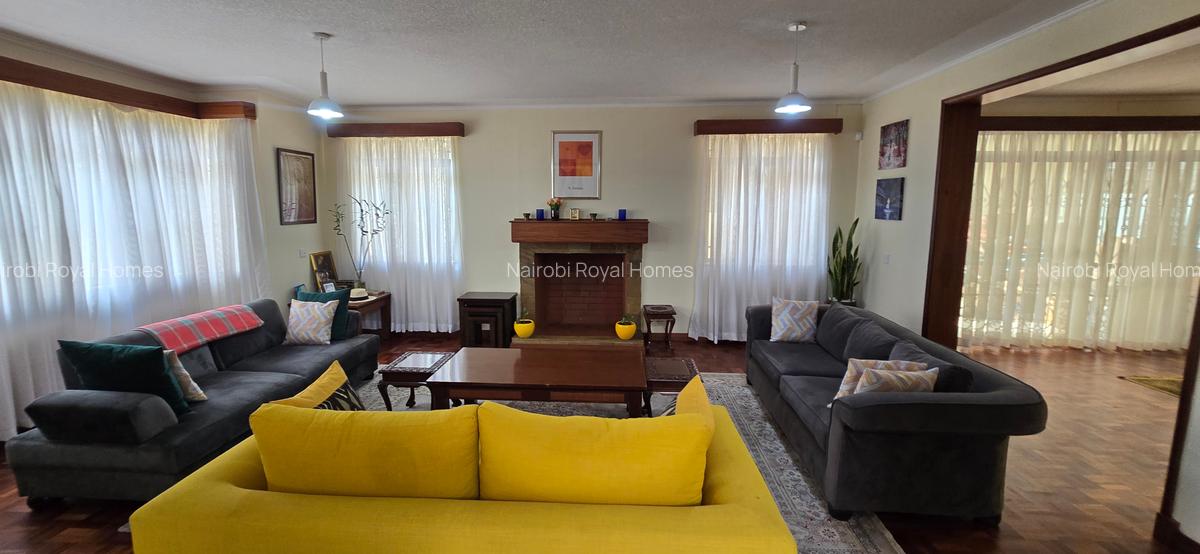 5 Bed Townhouse with En Suite at Lavington Green - 8