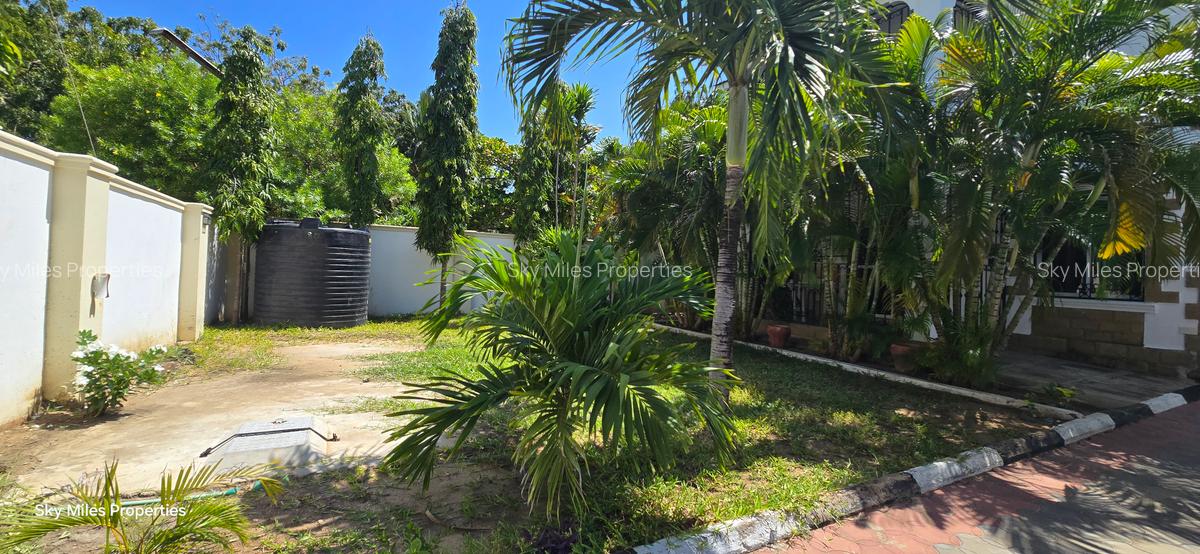 3 Bed House with En Suite at Serena - 4