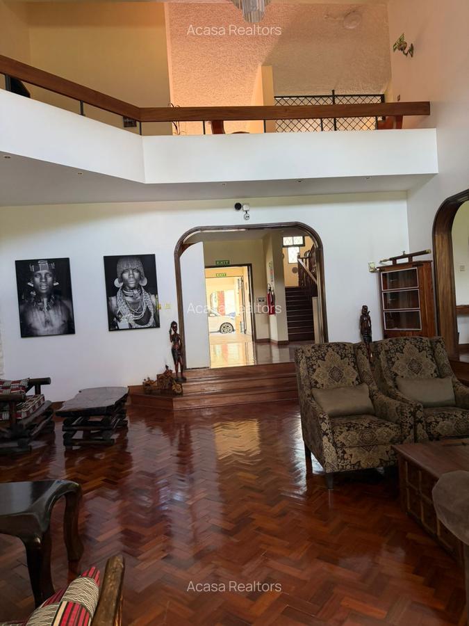 6 Bed House at Un Avenue - 2